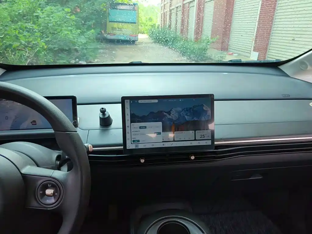 Baojun Yunduo — миниатюра 13