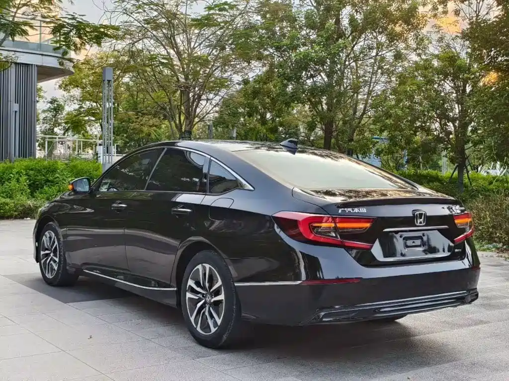 Honda Accord — миниатюра 8