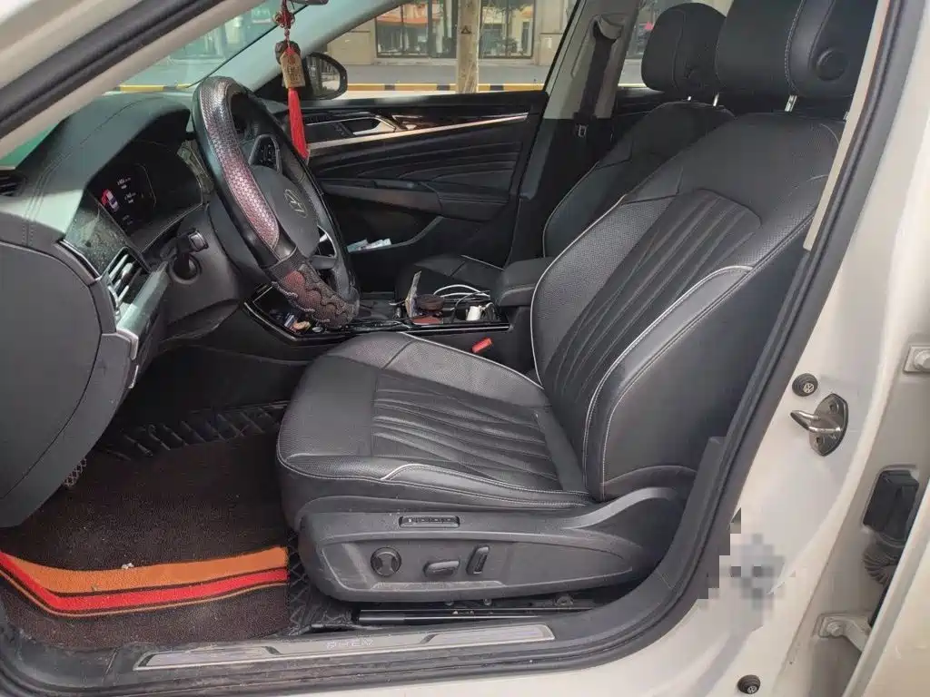 Volkswagen Passat PHEV — миниатюра 8