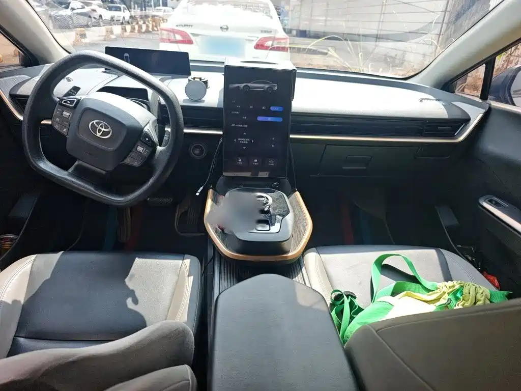 Toyota bZ3 — миниатюра 13