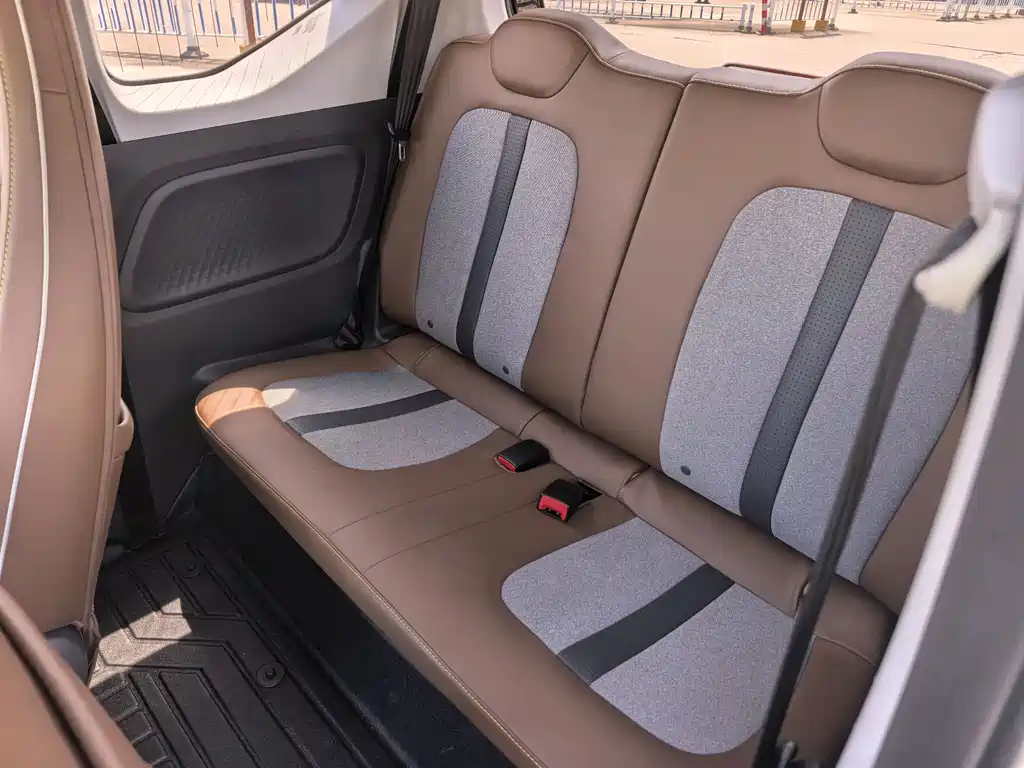 Wuling MINIEV — миниатюра 9