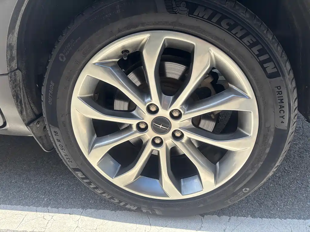 Lincoln MKC — миниатюра 13