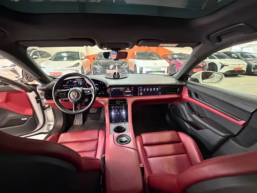 Porsche Taycan — миниатюра 6
