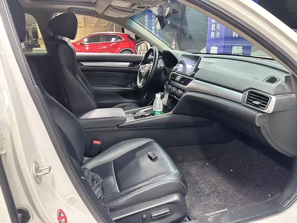 Honda Accord — миниатюра 8