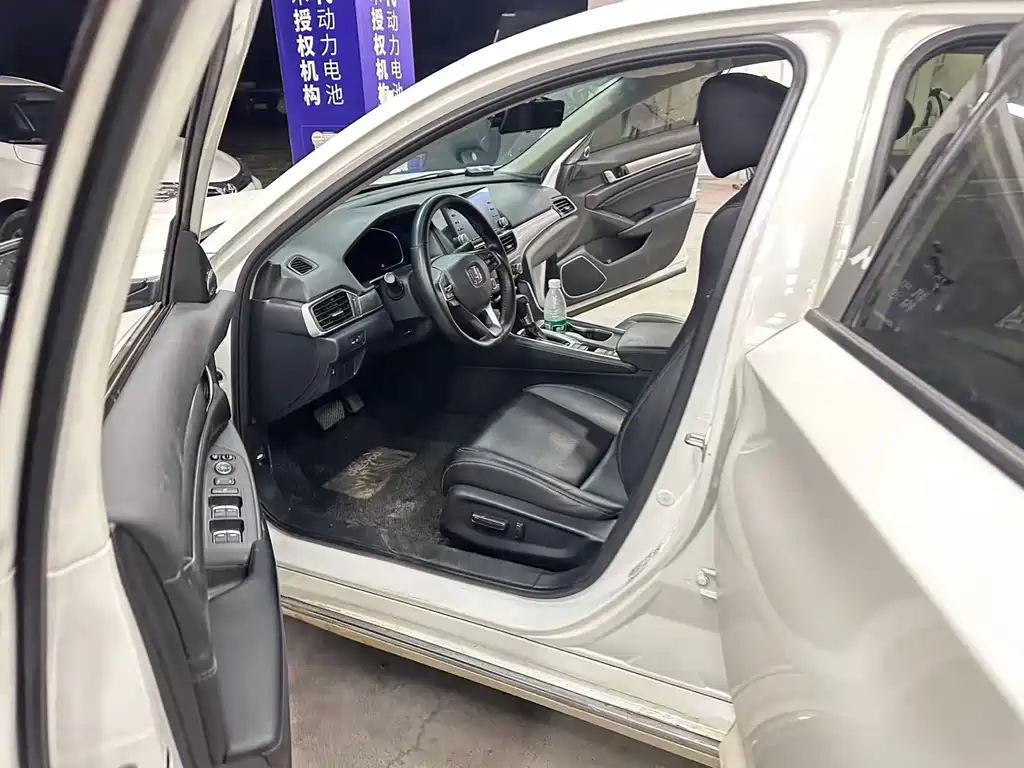 Honda Accord — миниатюра 11