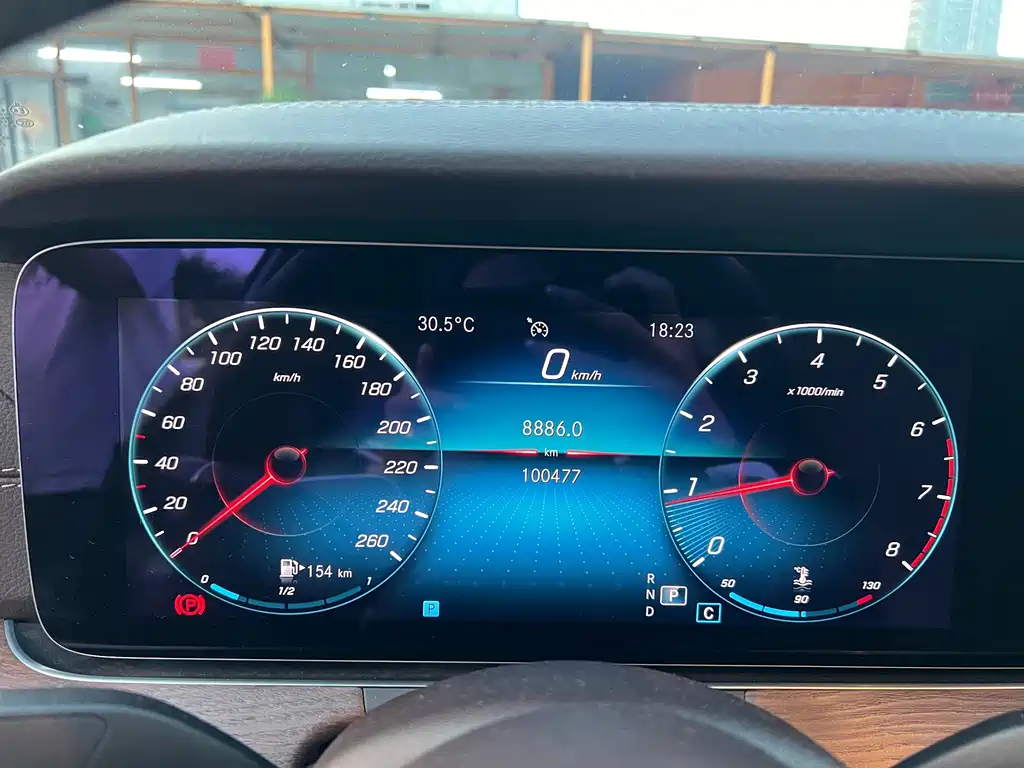 Mercedes-Benz E-Class — миниатюра 4
