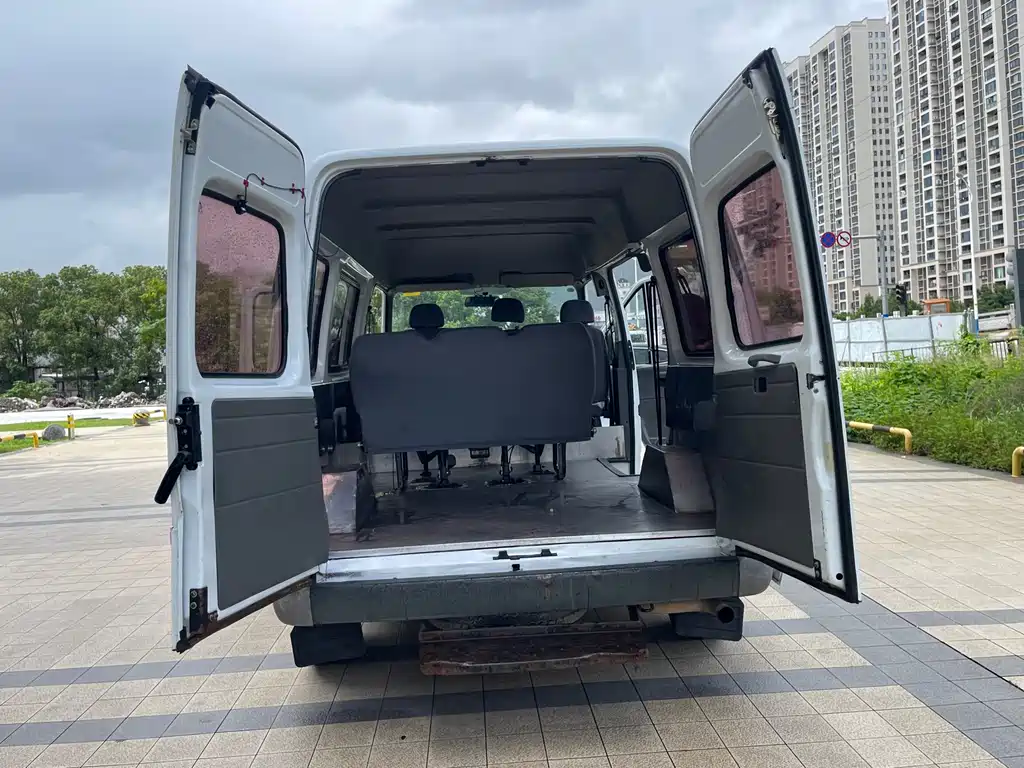 Ford Transit Classic — миниатюра 15