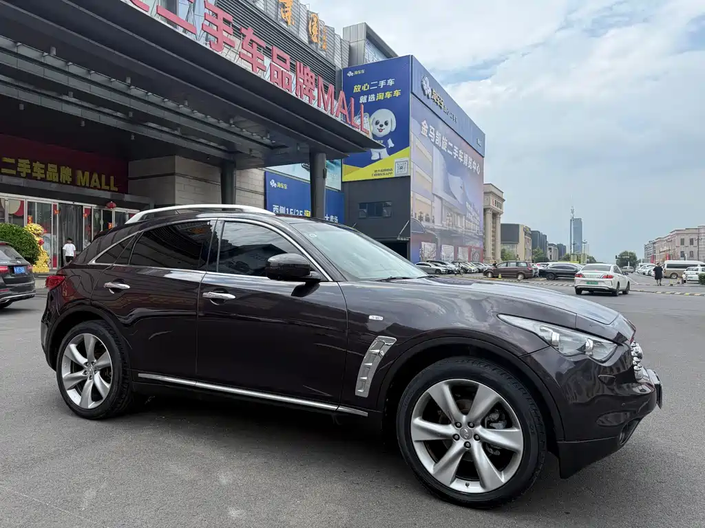 Infiniti FX — миниатюра 3