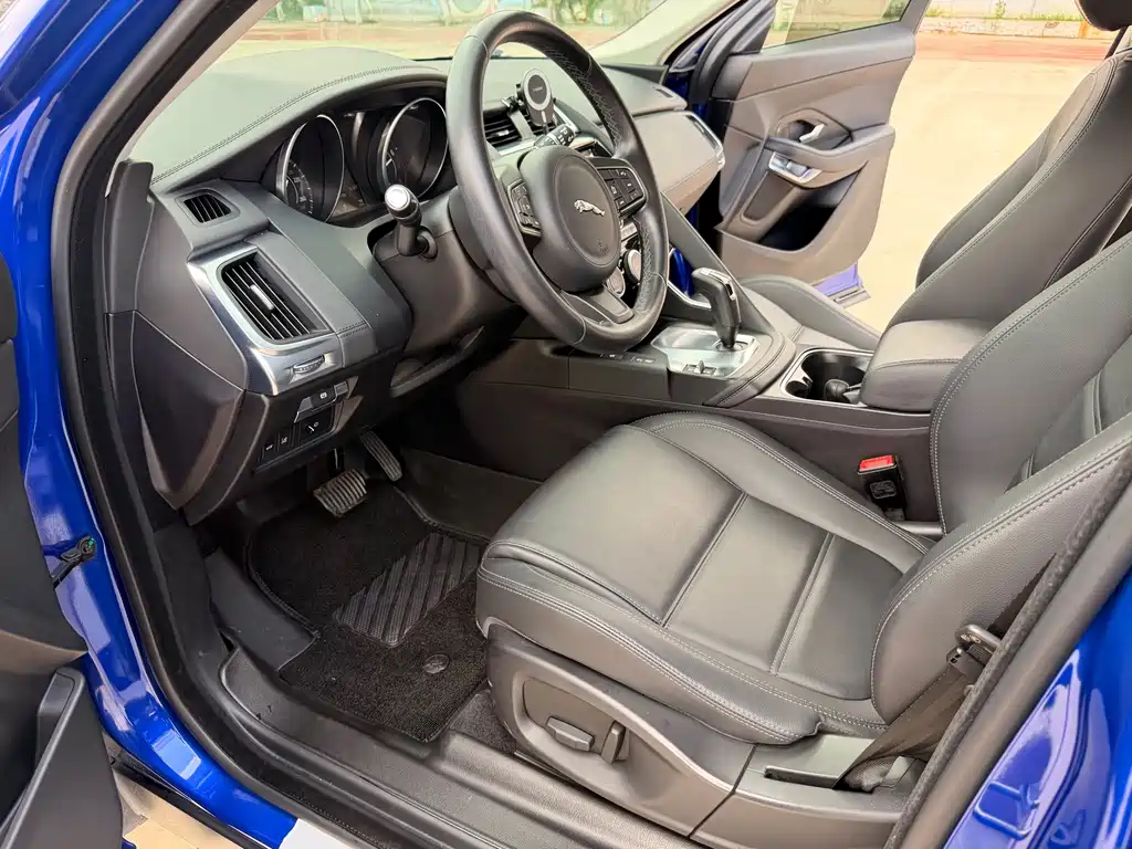 Jaguar E-PACE — миниатюра 5