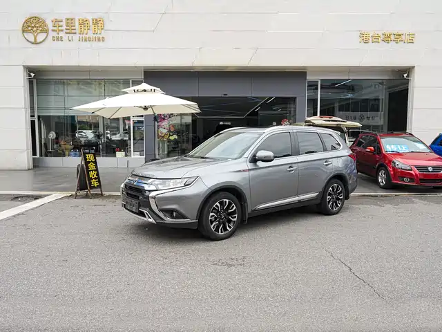MITSUBISHI OUTLANDER 2021