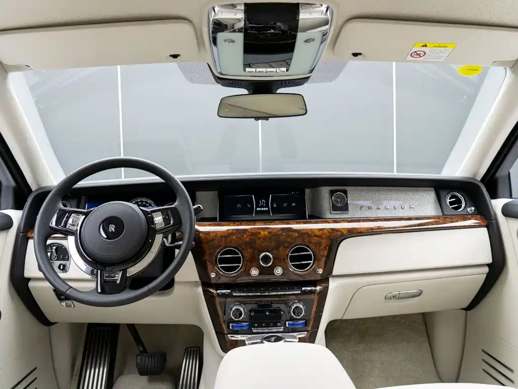 Rolls-Royce Phantom — миниатюра 24