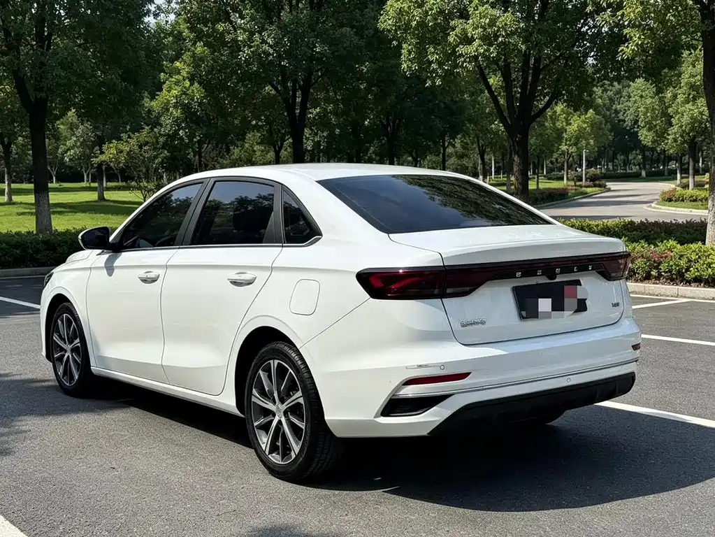 Geely Emgrand — миниатюра 7