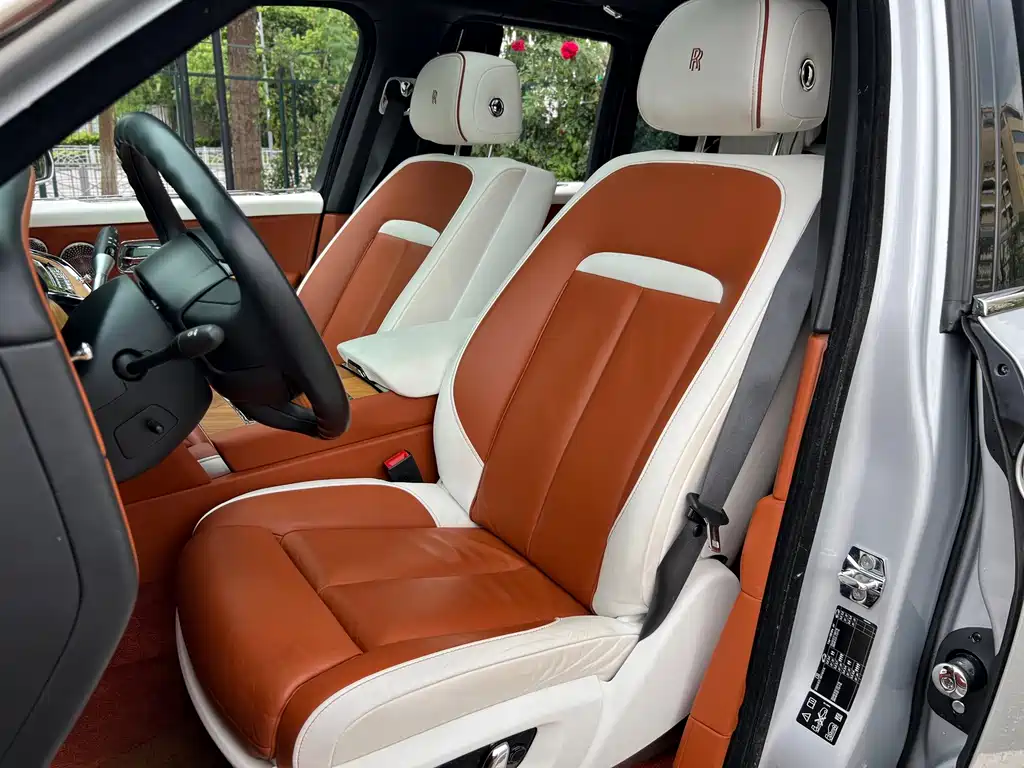 Rolls-Royce Cullinan — миниатюра 27