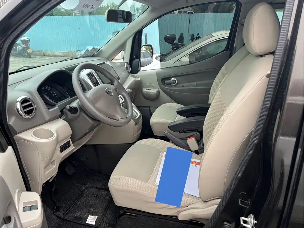 Nissan NV200 — миниатюра 4