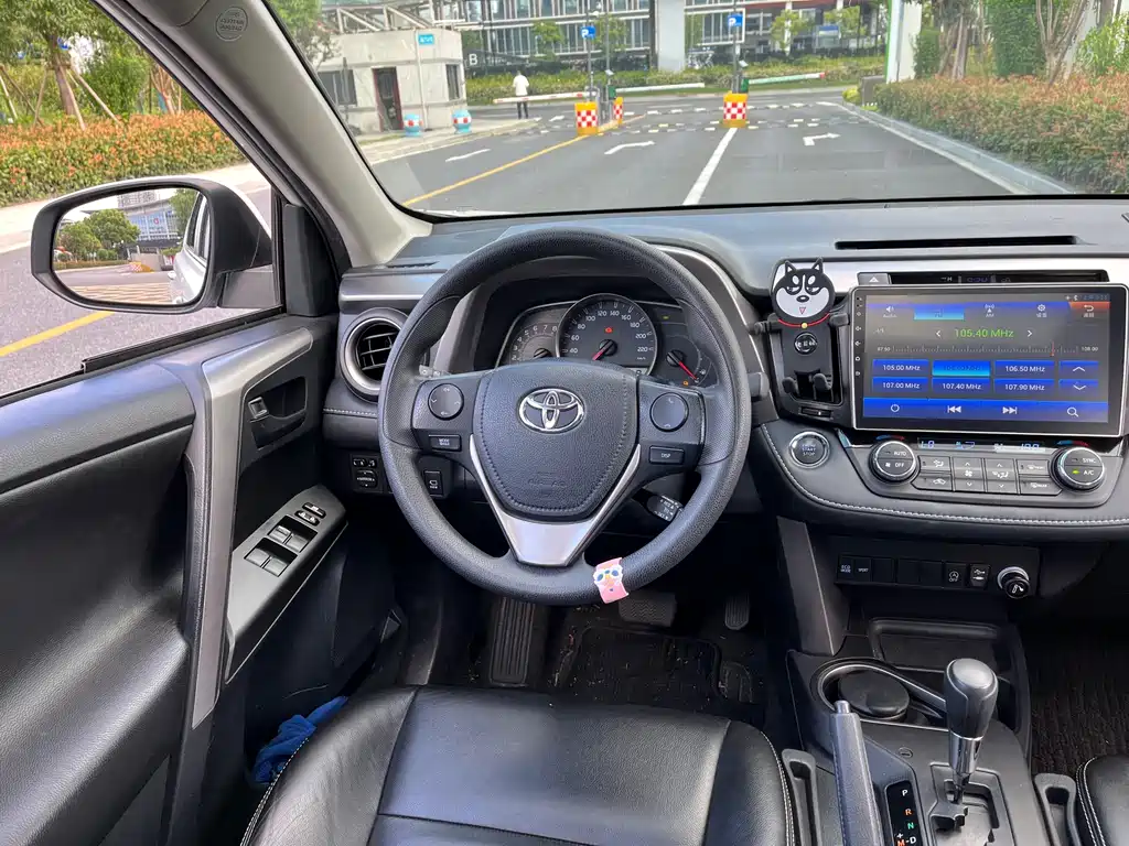Toyota RAV4 — миниатюра 17