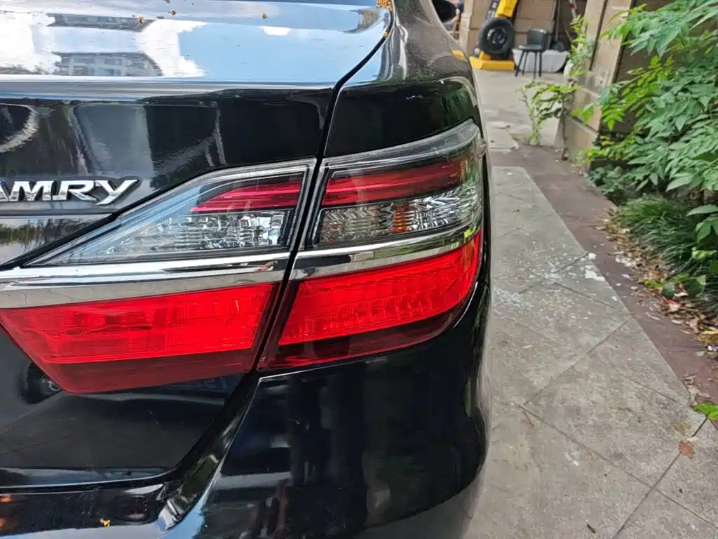 Toyota Camry — миниатюра 8