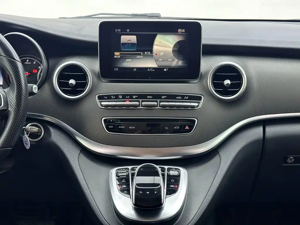 Mercedes-Benz V-Class (Import) — миниатюра 14