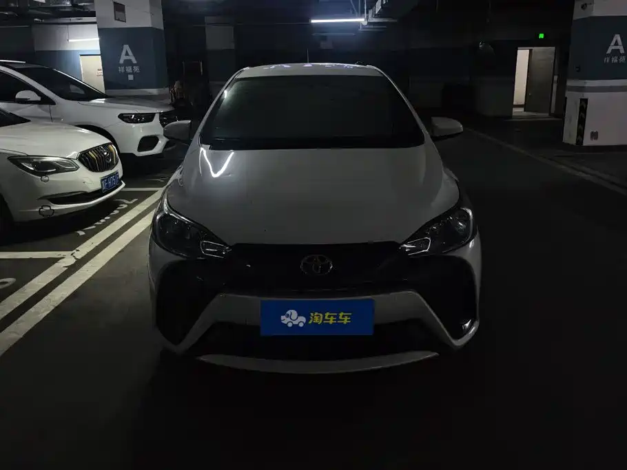 Toyota Yaris L — миниатюра 2