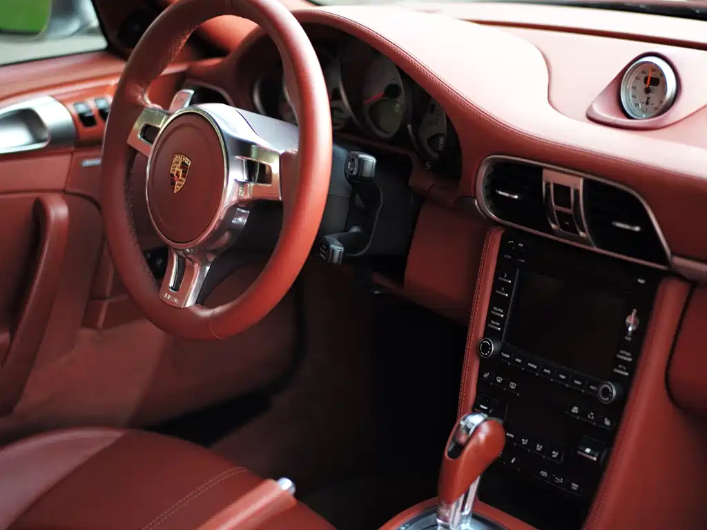 Porsche 911 2010 Carrera S 3.8L