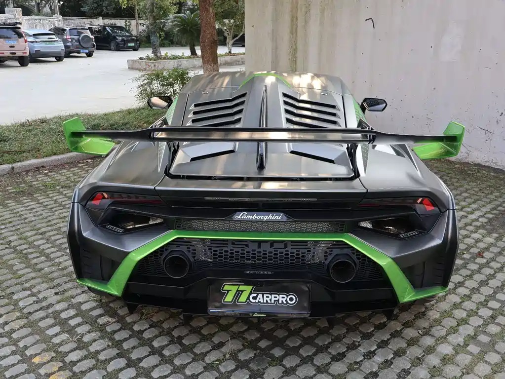 LAMBORGHINI HURACÁN