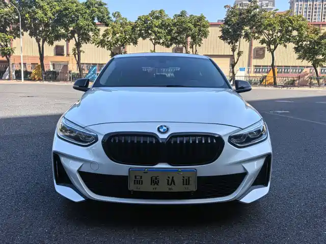 BMW 1 SERIES