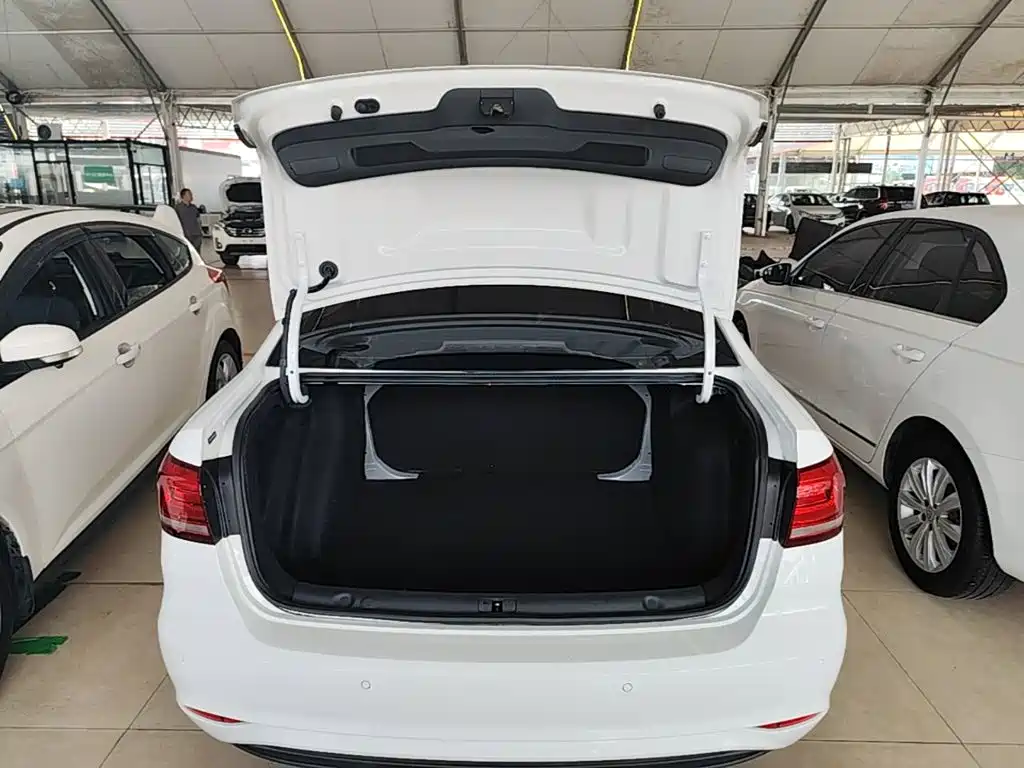 Volkswagen Lavida — миниатюра 19