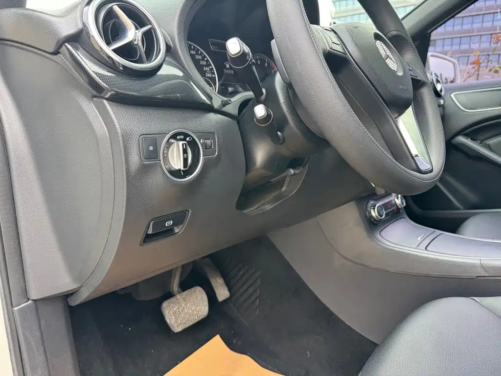 Mercedes-Benz B-Class — миниатюра 13
