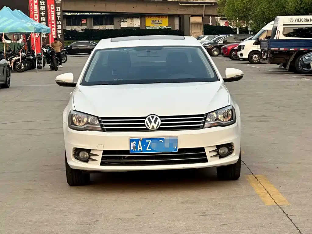 Volkswagen Bora 2015 1.6L AT Comfort