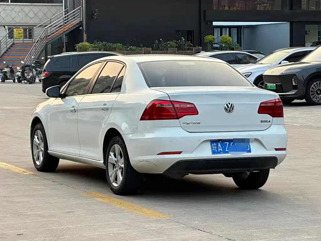 Volkswagen Bora 2015 1.6L AT Comfort