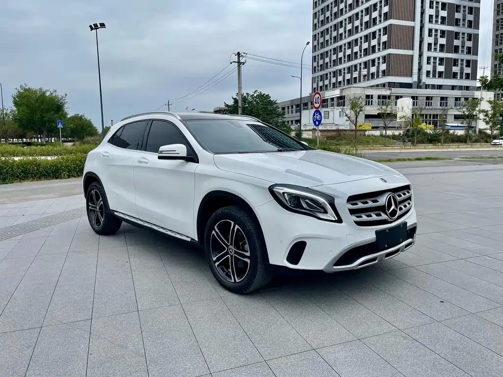 Mercedes-Benz GLA 2018 GLA 200 Fashion