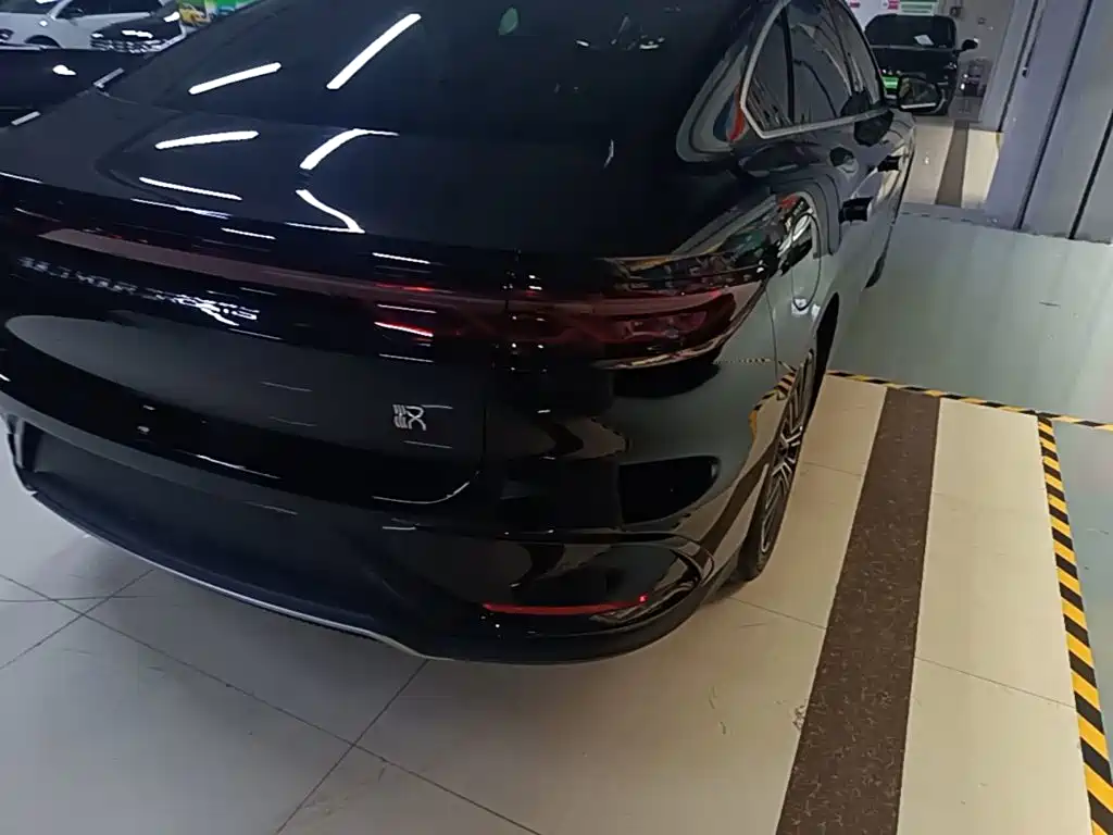 BYD Han — миниатюра 8