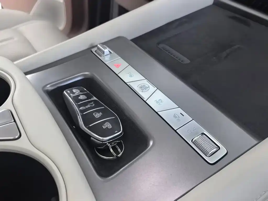 BYD Xia — миниатюра 17