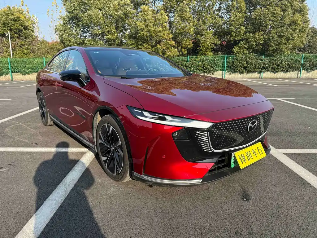 MAZDA EZ 6