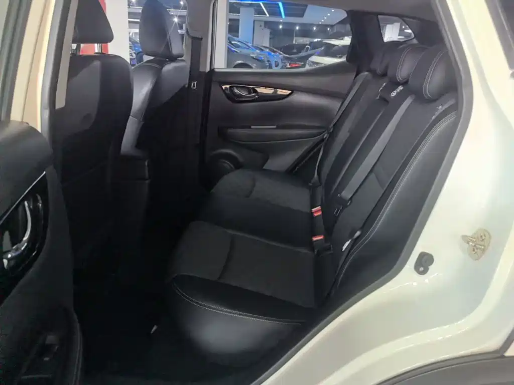 Nissan Qashqai — миниатюра 17