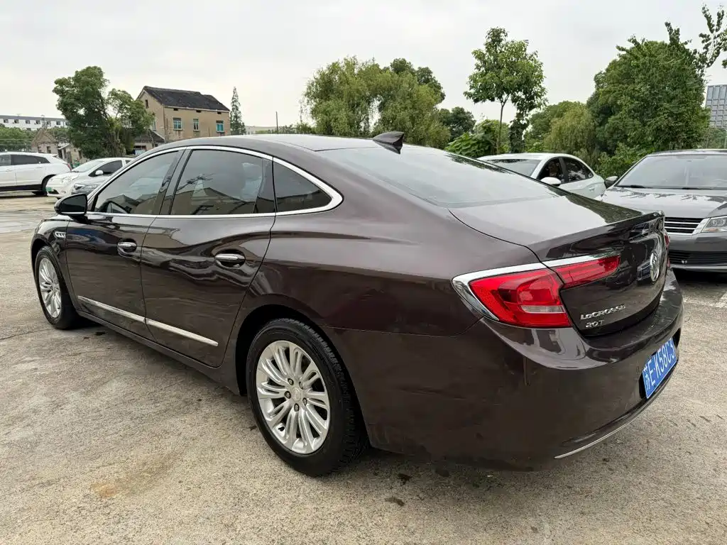 Buick LaCrosse — миниатюра 5