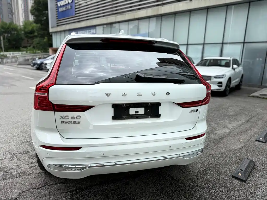 Volvo XC60 2022 B5 Luxury