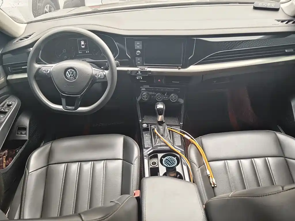 Volkswagen Passat PHEV — миниатюра 9