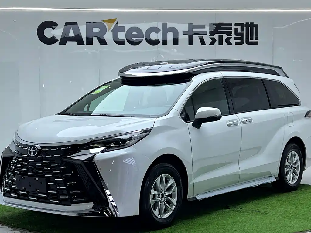 Toyota Granvia 0