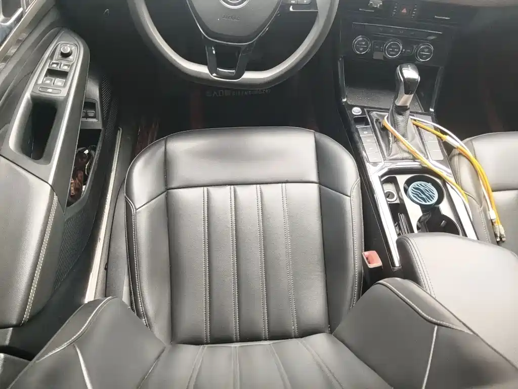 Volkswagen Passat PHEV — миниатюра 6