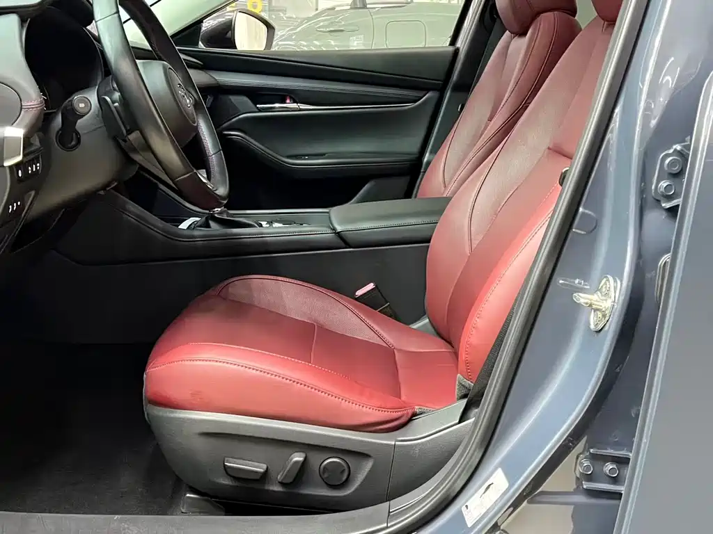 Mazda 3 Axela — миниатюра 14