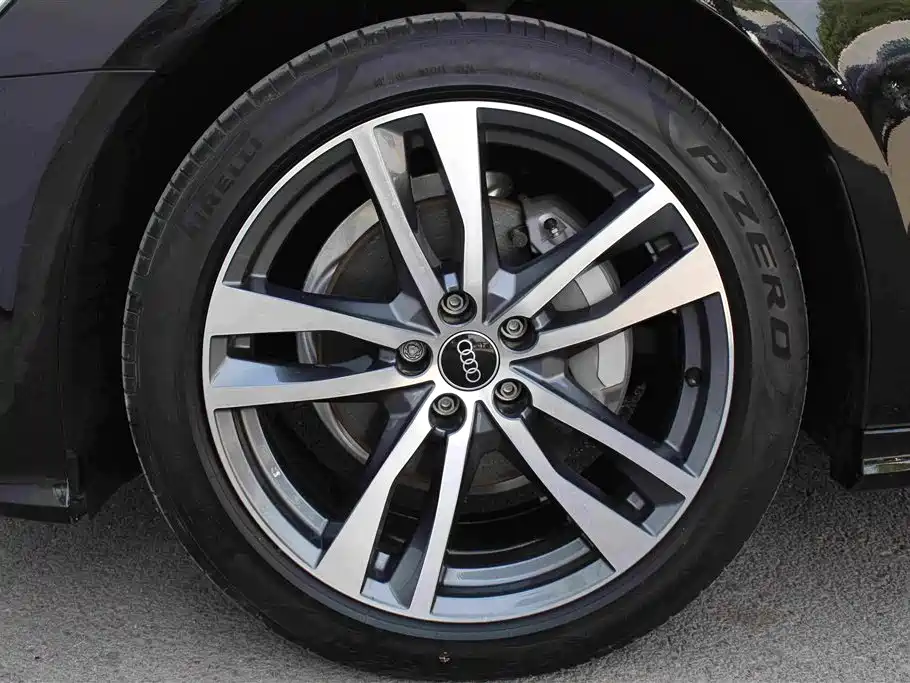 Audi A6L 2024 40 TFSI Luxury