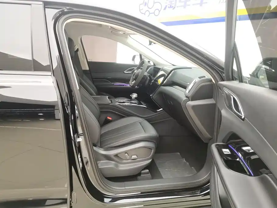 Hongqi Hongqi HS3 PHEV — миниатюра 8