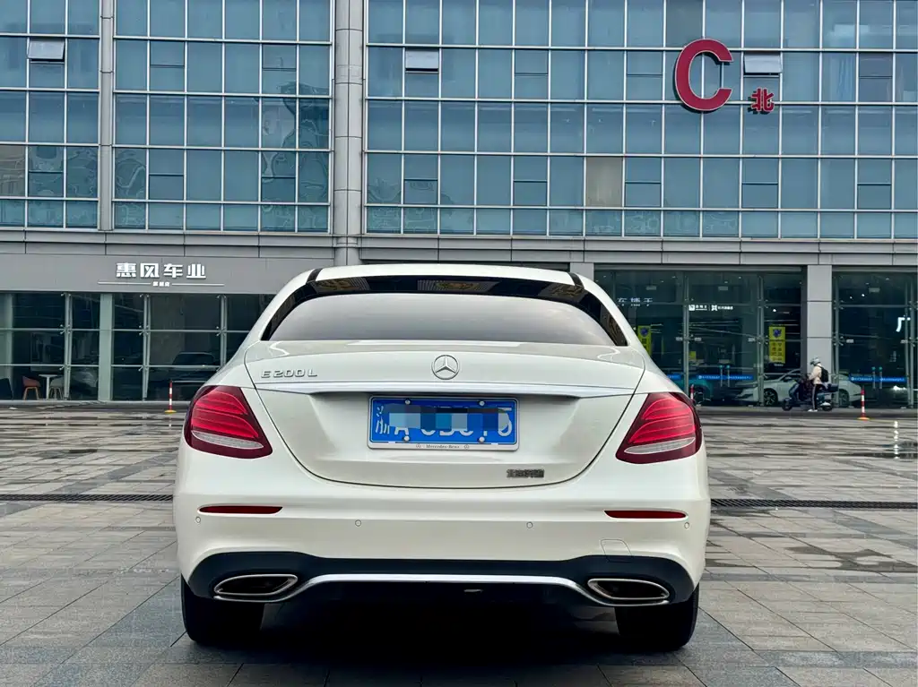 MERCEDES-BENZ E CLASS