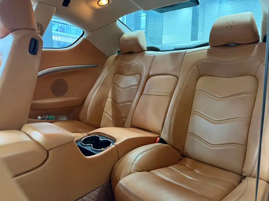 Maserati GranTurismo — миниатюра 10