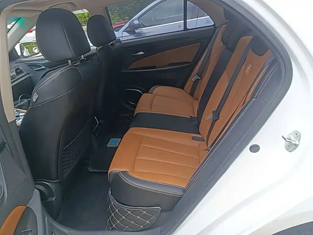 BYD Qin NEV — миниатюра 17