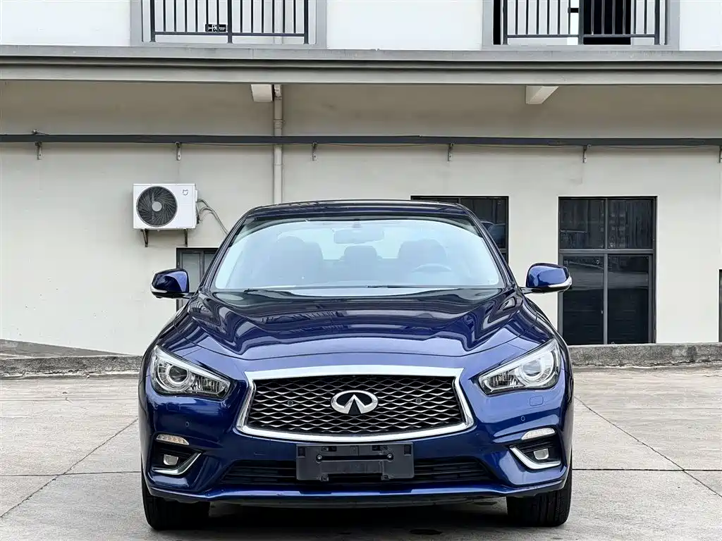 Infiniti Q50L 2018 2.0T V