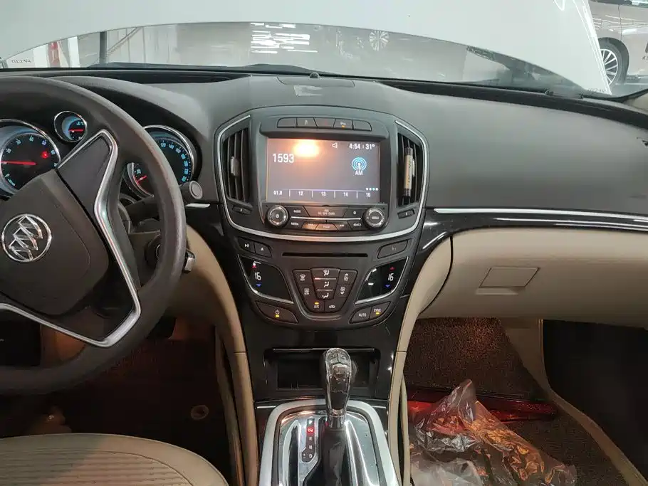 Buick Regal — миниатюра 13