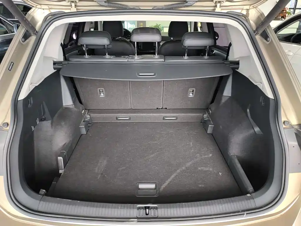 Volkswagen Tiguan L — миниатюра 18