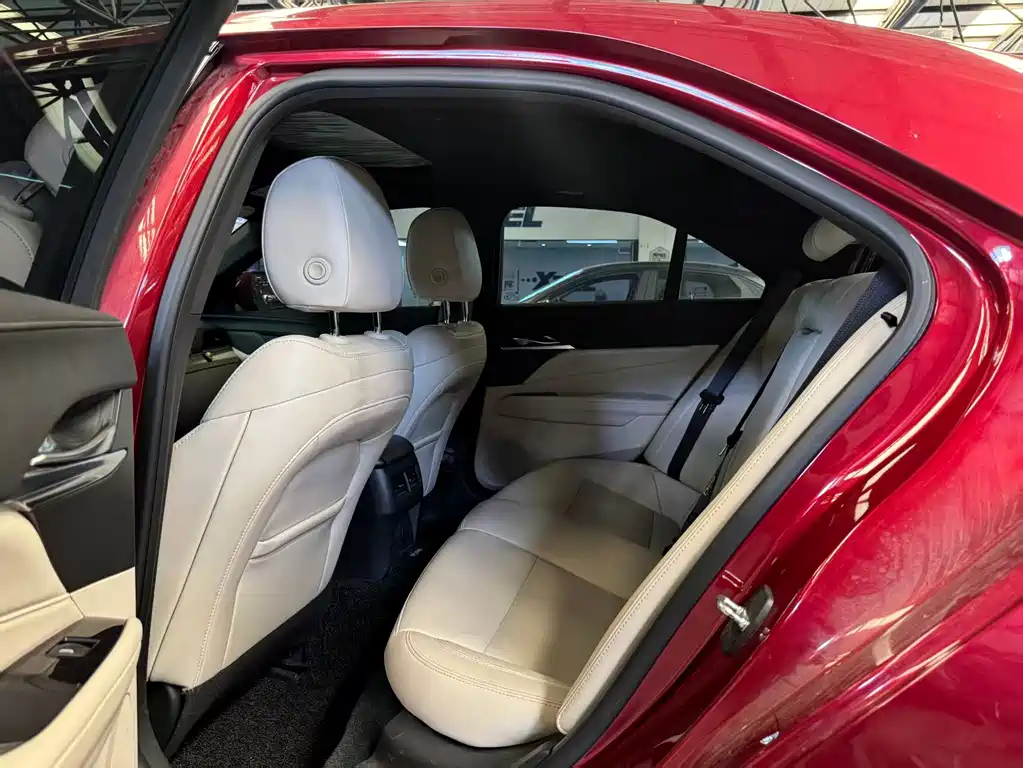 Cadillac CT4 — миниатюра 7