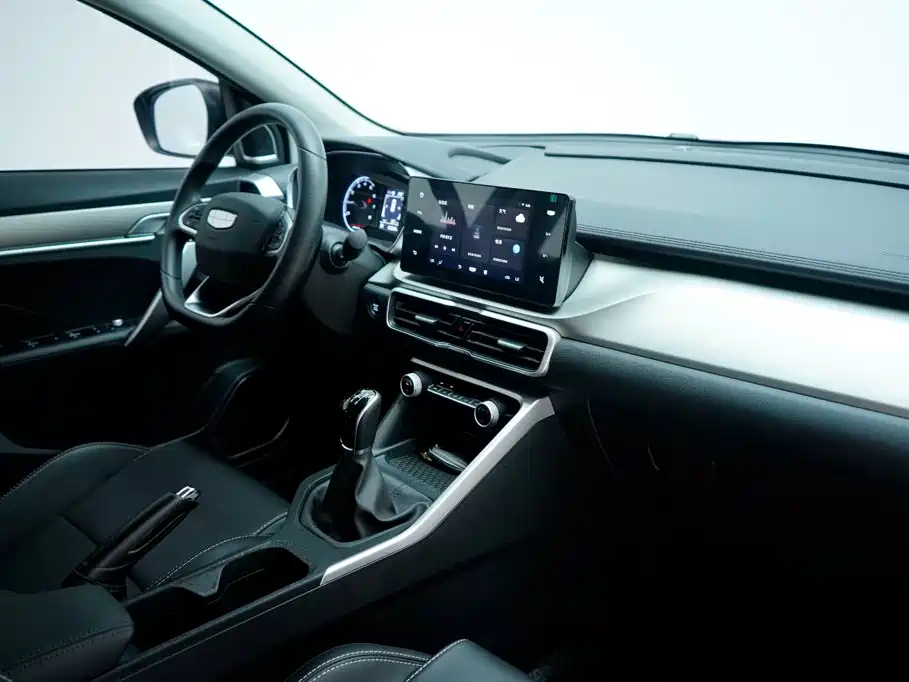 Geely Binyue — миниатюра 15